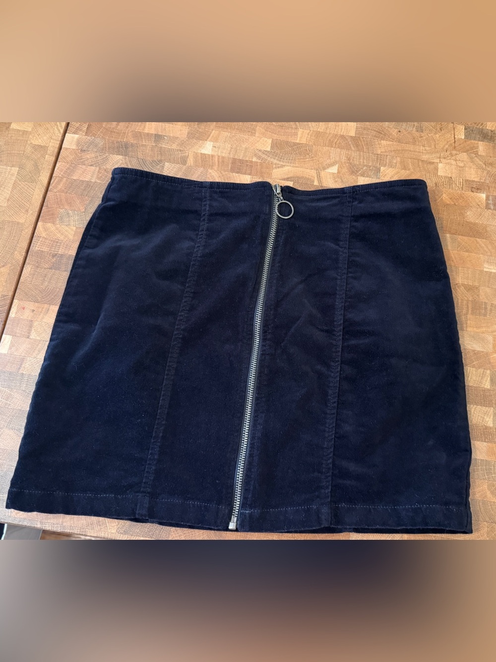Forever 21 Black Zip-Front Velvet skirt